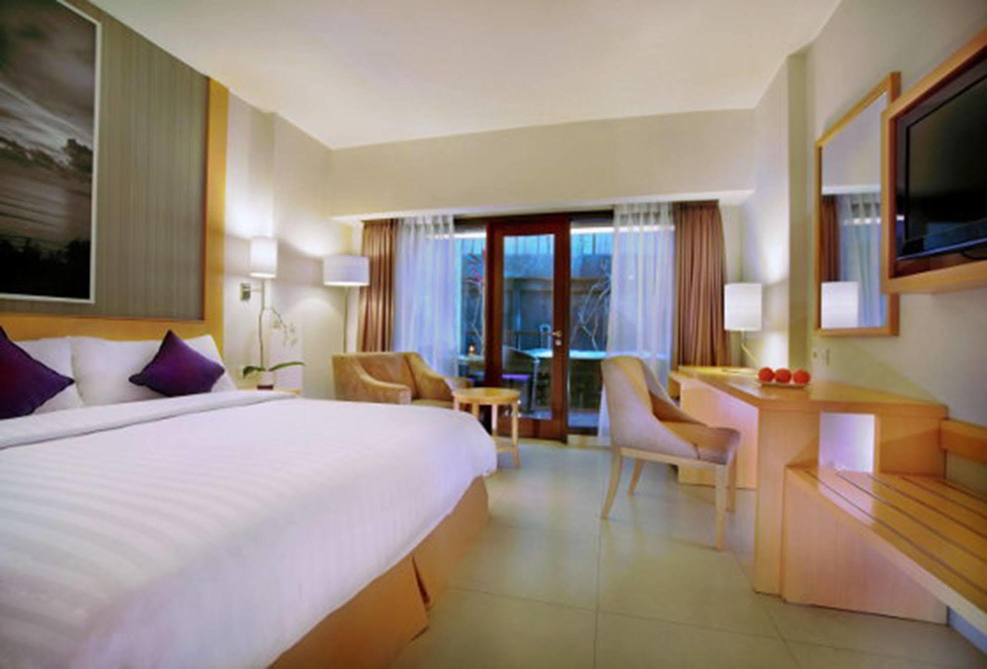 Quest Hotel Kuta By Aston Eksteriør billede